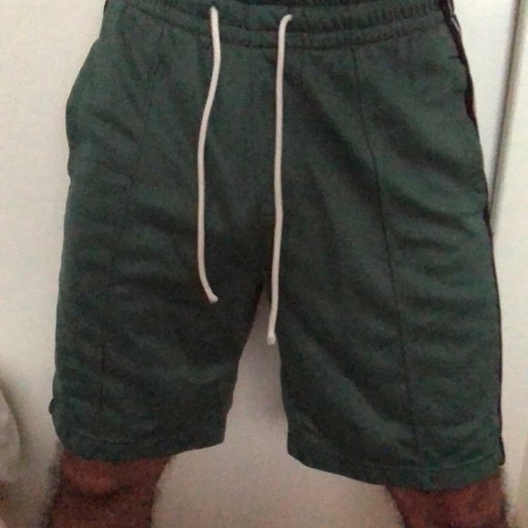 Abercrombie & Fitch shorts - Picture 8 of 8